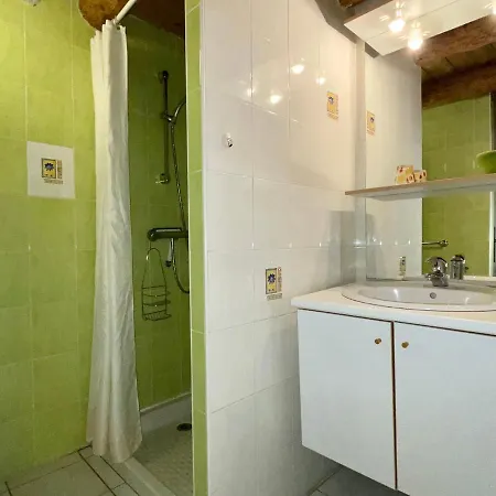 Dom wakacyjny Maison Ancienne Au Calme Avec Cheminee Et Equipements Bebe, Proche De - Fr-1-582-127 *