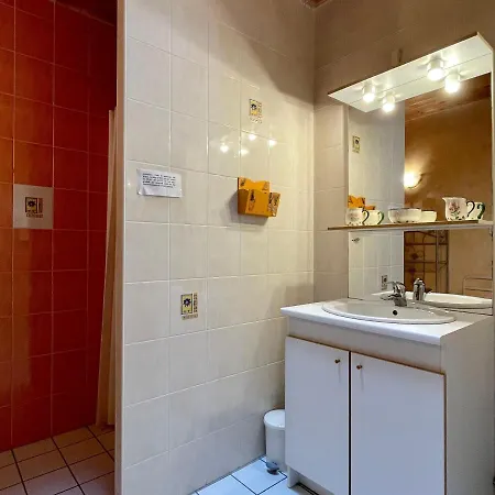 Vakantiehuis Maison Ancienne Au Calme Avec Cheminee Et Equipements Bebe, Proche De - Fr-1-582-127