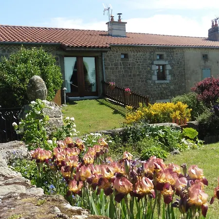 Dom wakacyjny Maison Ancienne Au Calme Avec Cheminee Et Equipements Bebe, Proche De - Fr-1-582-127