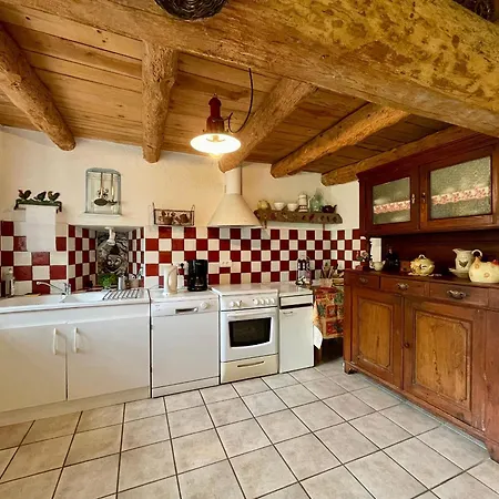 Vakantiehuis Maison Ancienne Au Calme Avec Cheminee Et Equipements Bebe, Proche De - Fr-1-582-127 Saugues
