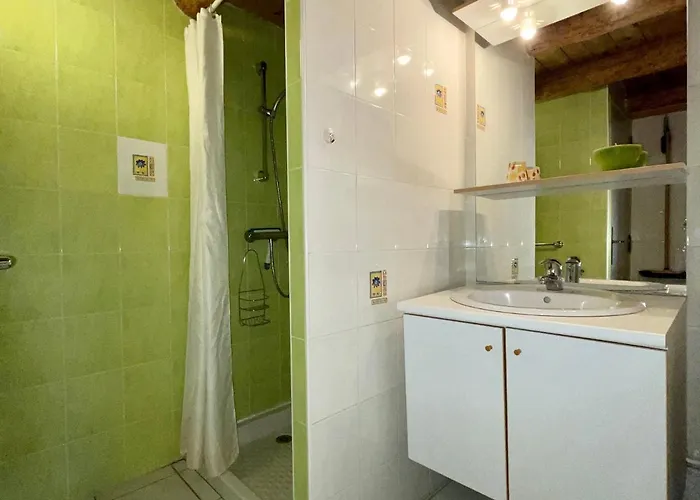 Holiday home Maison Ancienne Au Calme Avec Cheminee Et Equipements Bebe, Proche De - Fr-1-582-127 *