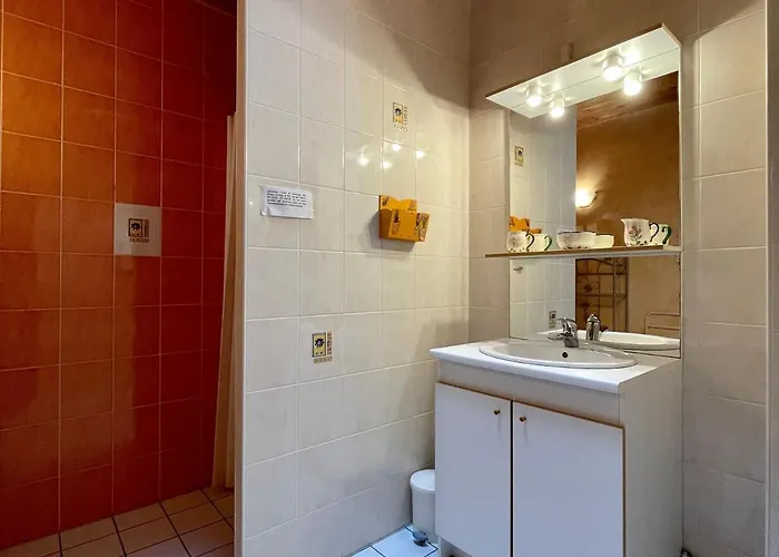 Holiday home Maison Ancienne Au Calme Avec Cheminee Et Equipements Bebe, Proche De - Fr-1-582-127