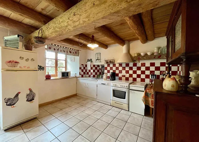 Holiday home Maison Ancienne Au Calme Avec Cheminee Et Equipements Bebe, Proche De - Fr-1-582-127 *